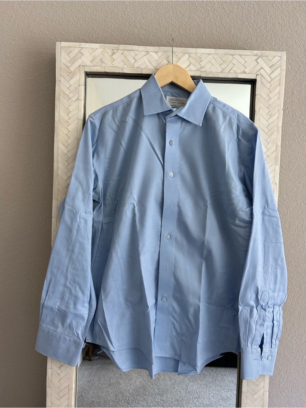 Lorenzo Uomo. The perfect blue shirt. Maxwell fit.